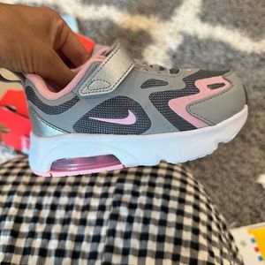 Nike AirMax 200 toddler size 8C